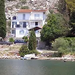 Laura דירה *