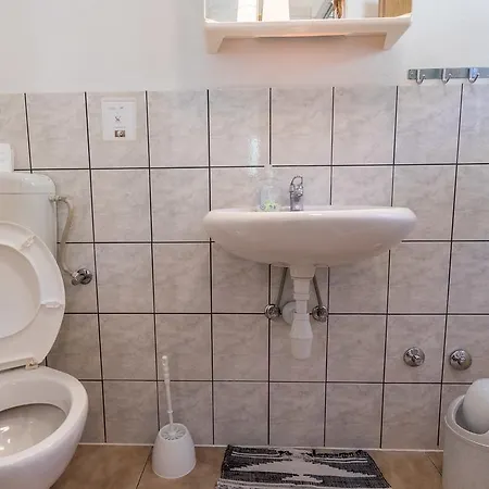 Laura Apartman Blace