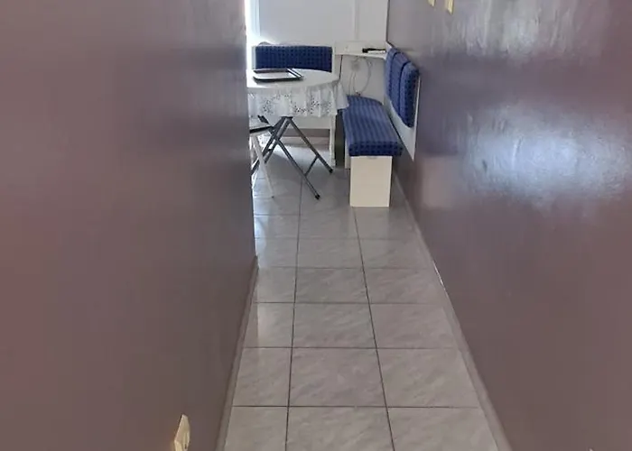 Laura Apartman *