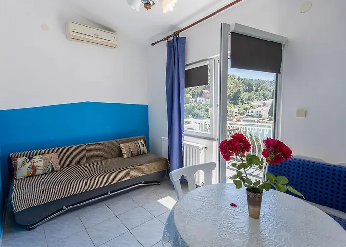 Laura Apartman *