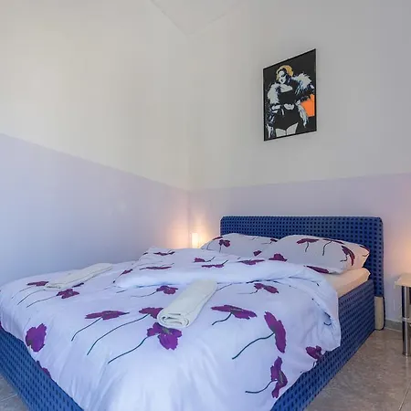 Laura Lejlighed Blace