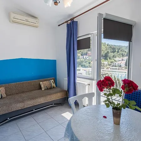 Laura Apartman *